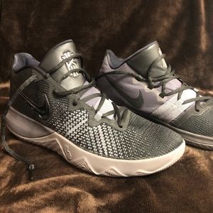 Kyrie Flytrap II shoes